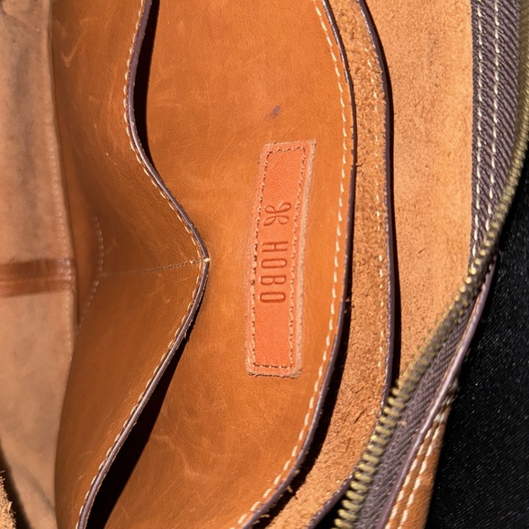 Like new barely used HOBO purse - Picture 3 of 4